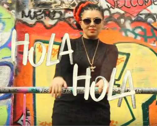 VIDEO: Lisa Li – “Hola Hola”