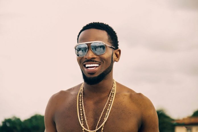 Dbanj - D'banj  Resume Daddy Duties - Steps Out With Child