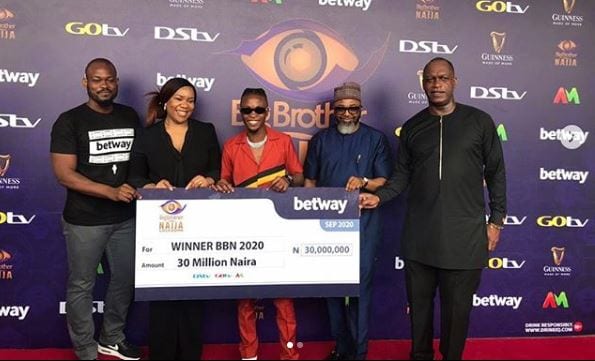 Laycon Receives 30 Million Naira Cash Prize As BBNaija Season 5 Winner