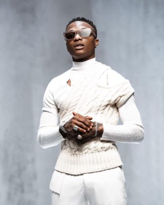 'Na So the Thing Go Dey Sup?" - Wizkid Reacts to #TwitterBan