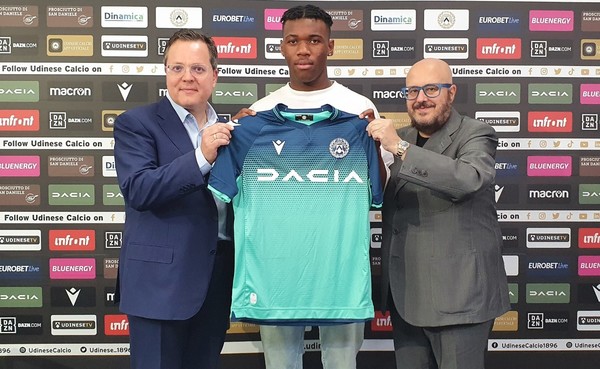 Udogie being presented as a Udinese player