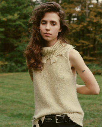 [LYRICS] Sofia Lyrics By Clairo | Complete Lyrics | Notjustok