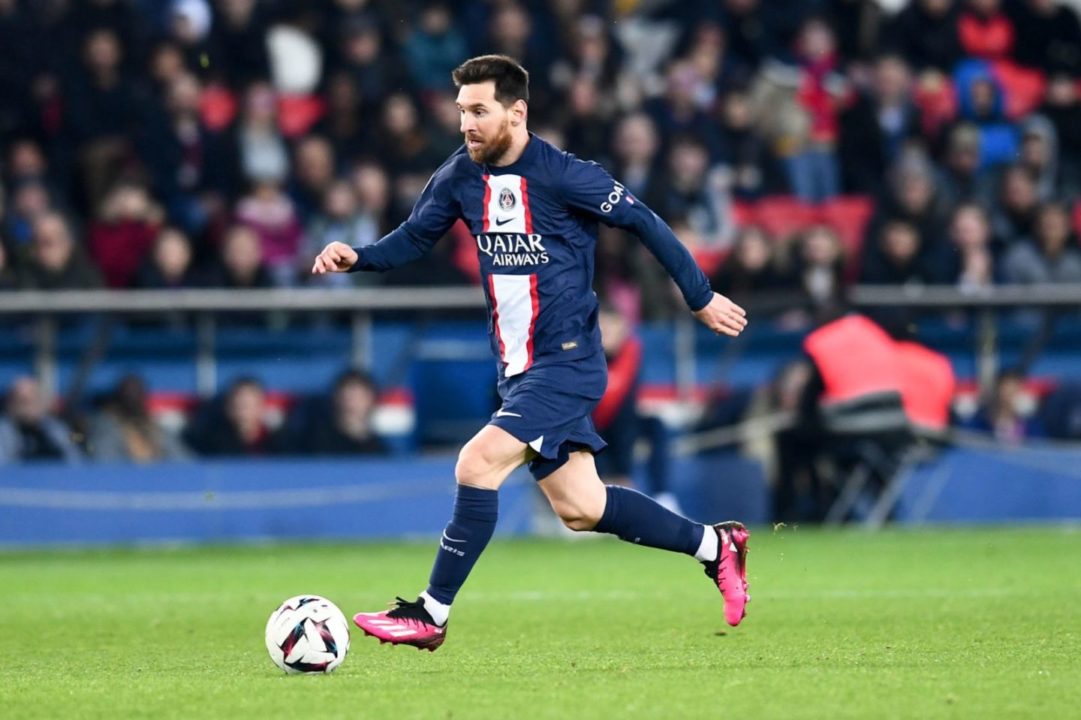 Roy Nemer on X: Lionel Messi training with PSG in their new