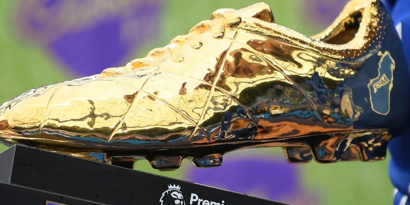 Who are the contenders for the Premier League's 2024/25 Golden Boot award?