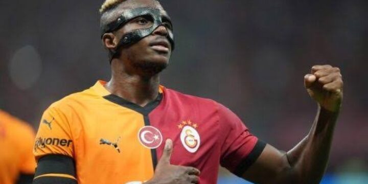 Victor Osimhen playing for Galatasaray