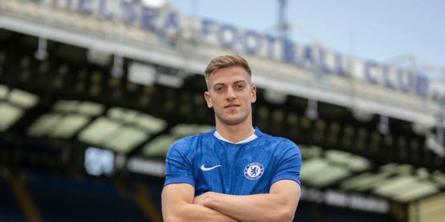 Maresca reacts to Liam Delap's red card in the Chelsea vs Wolves fixture