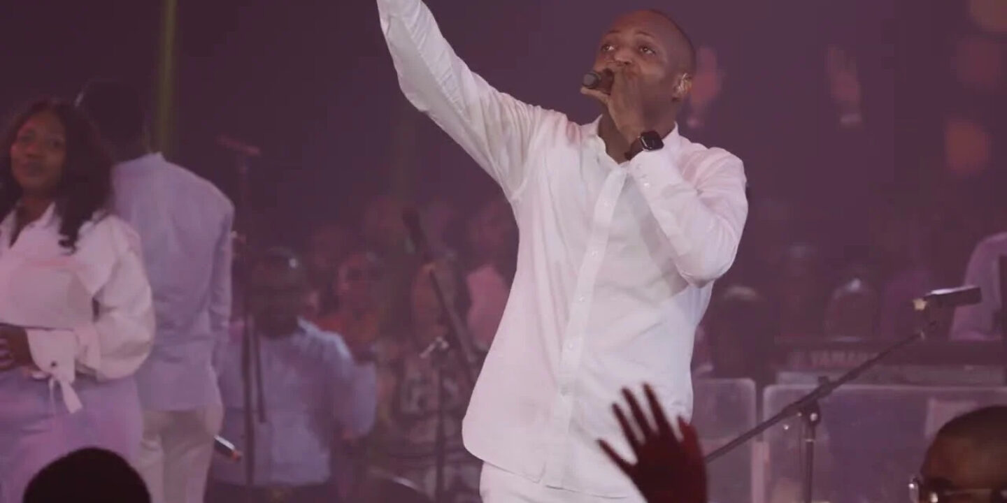 Praise The Lord Lyrics by Dunsin Oyekan