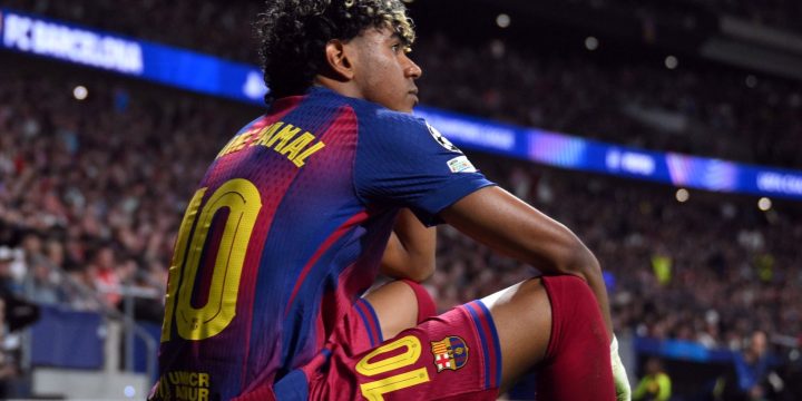 Lamine Yamal in Barcelona jersey