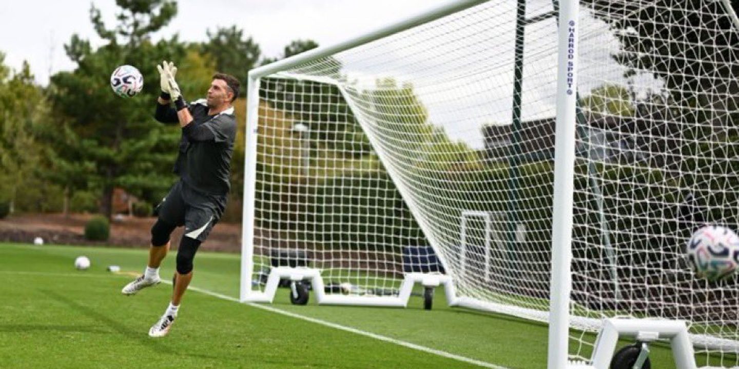Emiliano Martínez gets a new jersey number at Chelsea